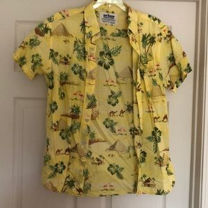 Short sleeve patterned button down